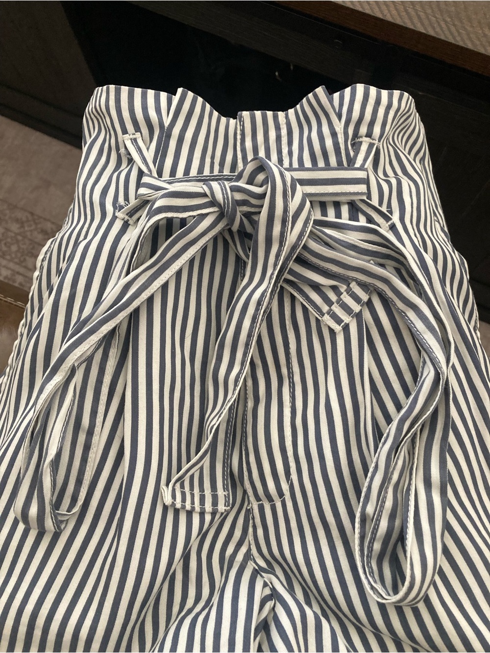 Abercrombie & Fitch Blue & White Striped Tie-Waist Shorts — Size Small